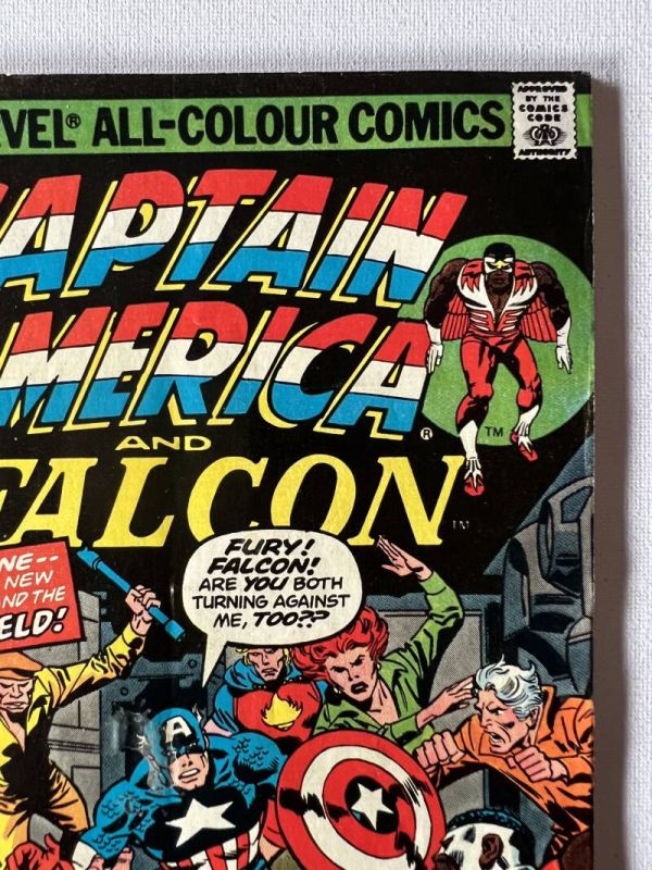 Captain America 217 (1978 Marvel / Key Issue 1st Marvel Boy) - Image 3