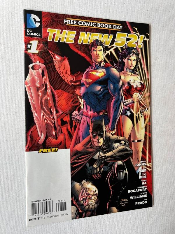 52 – The New 52 #1 (2012 DC 1-Shot) - Image 3